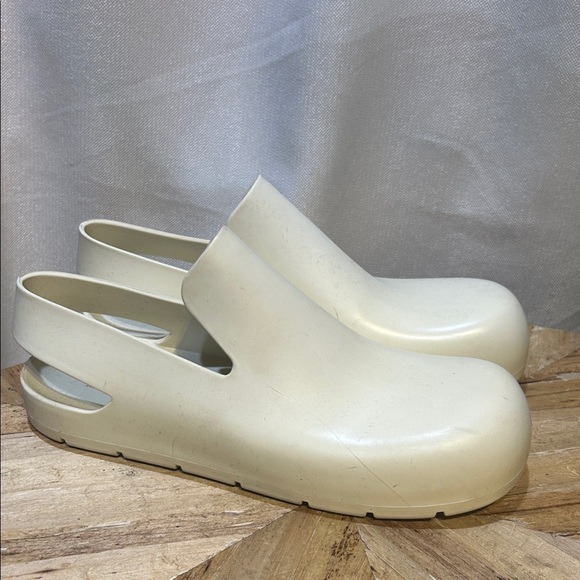 Bottega Veneta Cream Mules
